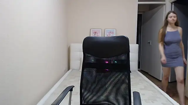 Snapshot of AnnaSweet18 chatting on September 2025 06:19:02 PM AnnaSweet18 online show from September 2025 06:19:02 PM