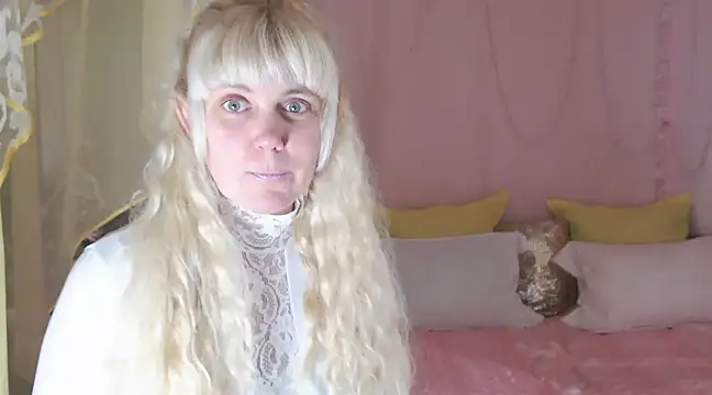 Snapshot of SunnySylvia chatting on December 2024 05:26:02 PM SunnySylvia online show from December 2024 05:26:02 PM