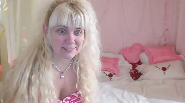 Snapshot of SunnySylvia chatting on December 2024 04:47:02 AM SunnySylvia online show from December 2024 04:47:02 AM