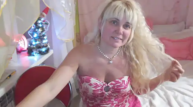 Snapshot of SunnySylvia chatting on December 2024 05:37:02 PM SunnySylvia online show from December 2024 05:37:02 PM