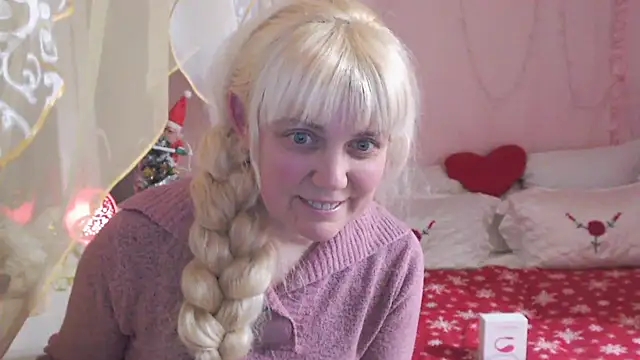 Snapshot of SunnySylvia chatting on January 2025 05:07:02 PM SunnySylvia online show from January 2025 05:07:02 PM