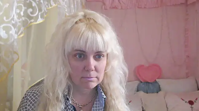 Snapshot of SunnySylvia chatting on January 2025 04:33:02 AM SunnySylvia online show from January 2025 04:33:02 AM