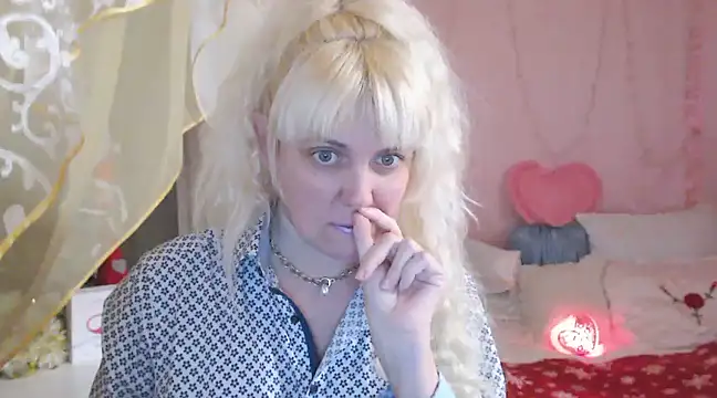 Snapshot of SunnySylvia chatting on January 2025 04:00:01 PM SunnySylvia online show from January 2025 04:00:01 PM