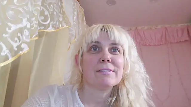 Snapshot of SunnySylvia chatting on January 2025 04:27:01 PM SunnySylvia online show from January 2025 04:27:01 PM