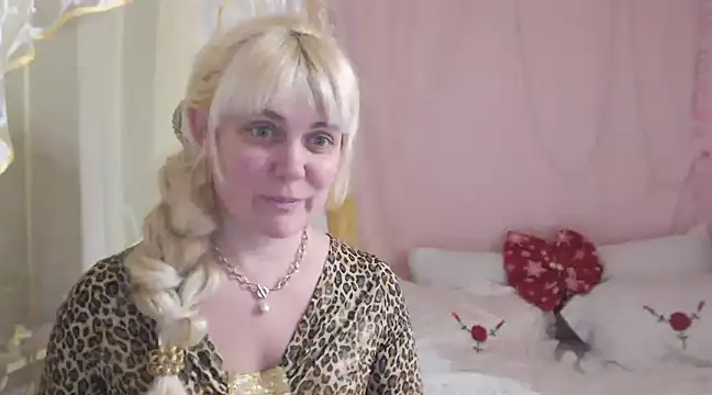 Snapshot of SunnySylvia chatting on January 2025 05:26:01 PM SunnySylvia online show from January 2025 05:26:01 PM