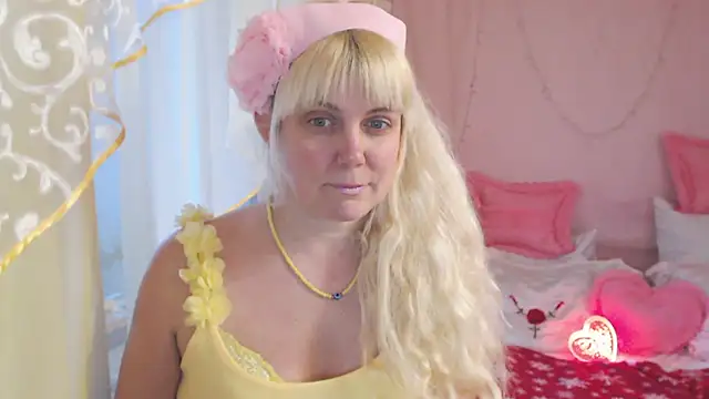 Snapshot of SunnySylvia chatting on February 2025 02:24:01 PM SunnySylvia online show from February 2025 02:24:01 PM