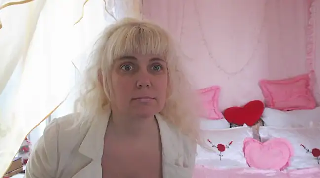 Snapshot of SunnySylvia chatting on February 2025 06:06:02 AM SunnySylvia online show from February 2025 06:06:02 AM