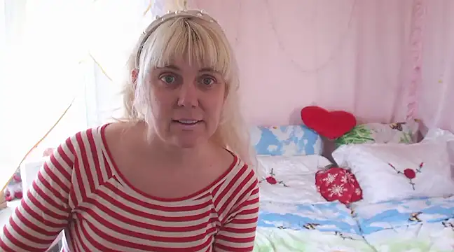 Snapshot of SunnySylvia chatting on March 2025 11:29:01 AM SunnySylvia online show from March 2025 11:29:01 AM