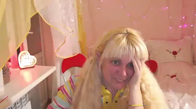 Snapshot of SunnySylvia chatting on March 2025 05:31:02 PM SunnySylvia online show from March 2025 05:31:02 PM