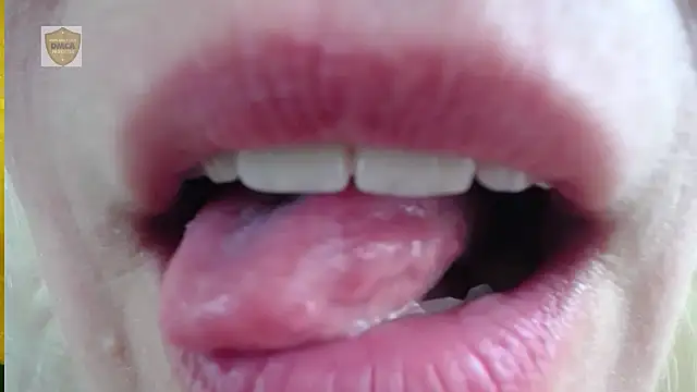 Snapshot of SunnySylvia chatting on October 2025 01:20:02 PM SunnySylvia online show from October 2025 01:20:02 PM