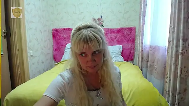 Snapshot of SunnySylvia chatting on November 2025 09:53:01 AM SunnySylvia online show from November 2025 09:53:01 AM