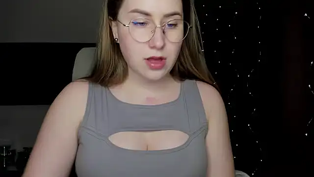 SeasonalSomeone online show from December 2024 03:31:02 PM