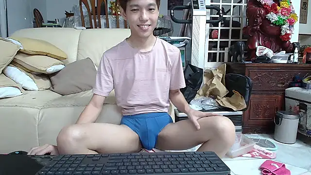 Snapshot of andrewooi chatting on December 2024 08:11:01 PM andrewooi online show from December 2024 08:11:01 PM