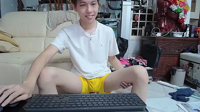 Snapshot of andrewooi chatting on December 2024 12:06:02 PM andrewooi online show from December 2024 12:06:02 PM