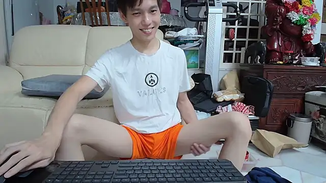 Snapshot of andrewooi chatting on December 2024 01:41:02 PM andrewooi online show from December 2024 01:41:02 PM