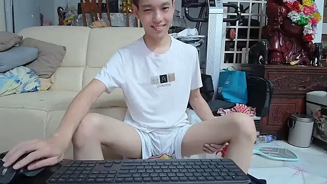 Snapshot of andrewooi chatting on January 2025 06:30:01 PM andrewooi online show from January 2025 06:30:01 PM