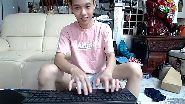 Snapshot of andrewooi chatting on January 2025 09:15:02 AM andrewooi online show from January 2025 09:15:02 AM