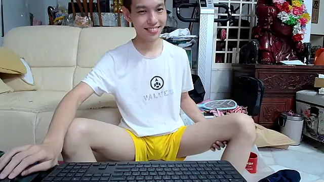 Snapshot of andrewooi chatting on January 2025 05:43:02 PM andrewooi online show from January 2025 05:43:02 PM