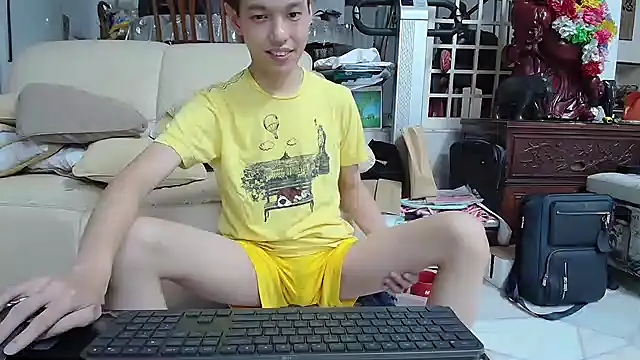 Snapshot of andrewooi chatting on January 2025 12:26:01 PM andrewooi online show from January 2025 12:26:01 PM