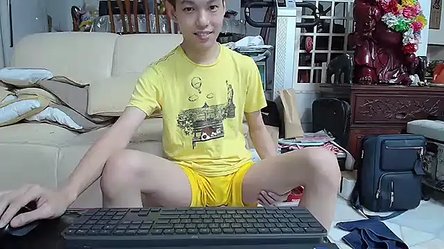 Snapshot of andrewooi chatting on January 2025 11:00:01 PM andrewooi online show from January 2025 11:00:01 PM