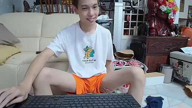 Snapshot of andrewooi chatting on January 2025 03:29:01 PM andrewooi online show from January 2025 03:29:01 PM