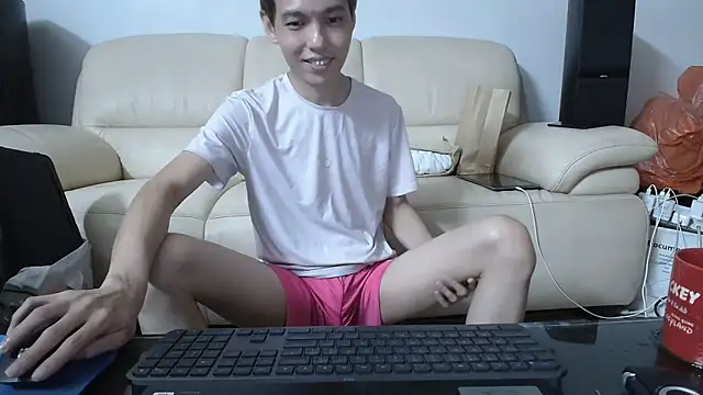 Snapshot of andrewooi chatting on February 2025 10:22:02 PM andrewooi online show from February 2025 10:22:02 PM