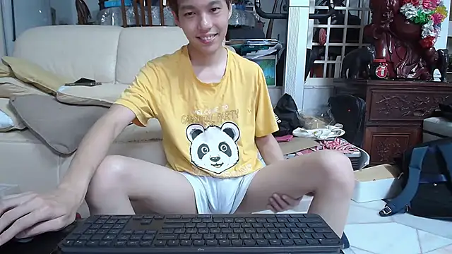 Snapshot of andrewooi chatting on March 2025 02:32:01 PM andrewooi online show from March 2025 02:32:01 PM