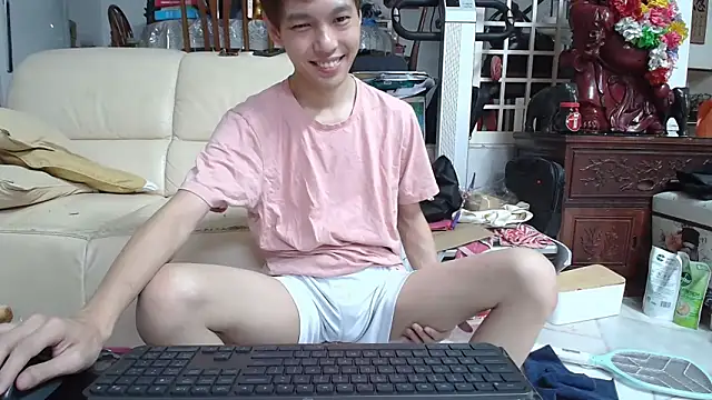 Snapshot of andrewooi chatting on March 2025 06:12:01 PM andrewooi online show from March 2025 06:12:01 PM