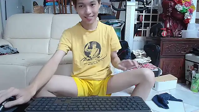 Snapshot of andrewooi chatting on March 2025 02:10:02 PM andrewooi online show from March 2025 02:10:02 PM