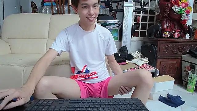 Snapshot of andrewooi chatting on March 2025 06:44:02 PM andrewooi online show from March 2025 06:44:02 PM