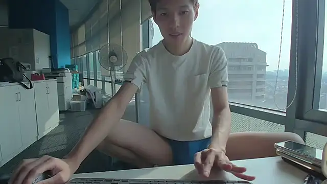 andrewooi online show from November 2025 01:18:02 AM