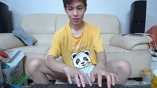 Snapshot of andrewooi chatting on April 2026 01:57:02 PM andrewooi online show from April 2026 01:57:02 PM
