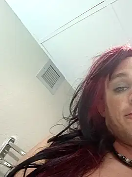 Snapshot of MaddyC6992 chatting on June 2026 02:42:01 PM MaddyC6992 online show from June 2026 02:42:01 PM