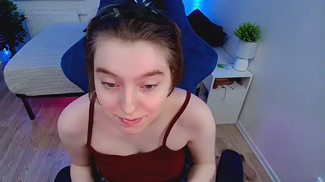 Snapshot of CranberryHot chatting on March 2025 01:51:01 PM CranberryHot online show from March 2025 01:51:01 PM