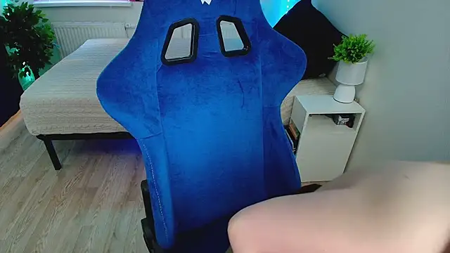 Snapshot of CranberryHot chatting on October 2025 01:50:01 PM CranberryHot online show from October 2025 01:50:01 PM