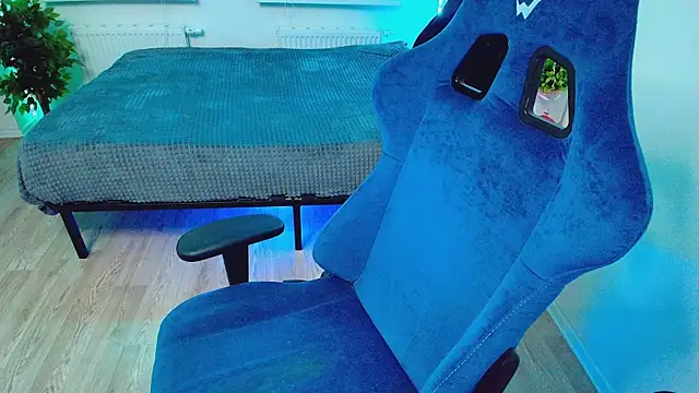 Snapshot of CranberryHot chatting on October 2025 02:01:02 PM CranberryHot online show from October 2025 02:01:02 PM