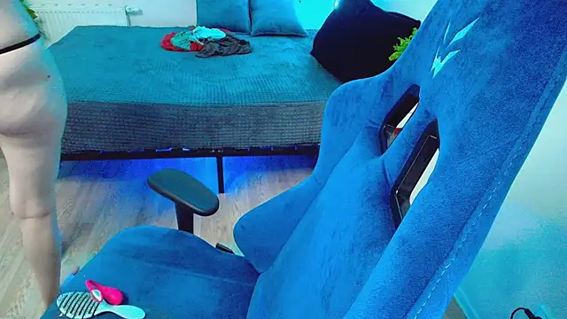 Snapshot of CranberryHot chatting on November 2025 02:15:01 PM CranberryHot online show from November 2025 02:15:01 PM