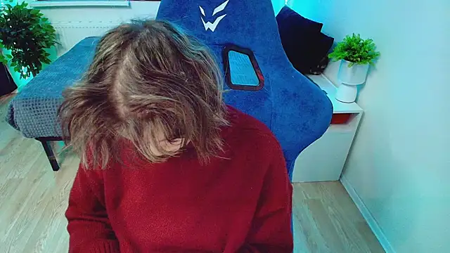 Snapshot of CranberryHot chatting on November 2025 08:14:02 AM CranberryHot online show from November 2025 08:14:02 AM