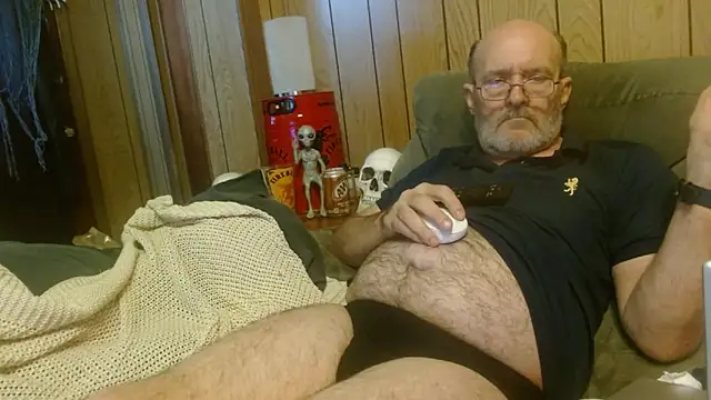 Snapshot of snickers1 chatting on September 2025 01:43:02 PM snickers1 online show from September 2025 01:43:02 PM