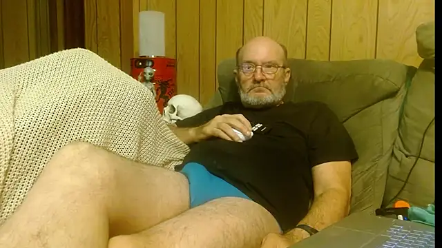 Snapshot of snickers1 chatting on October 2025 05:17:01 AM snickers1 online show from October 2025 05:17:01 AM