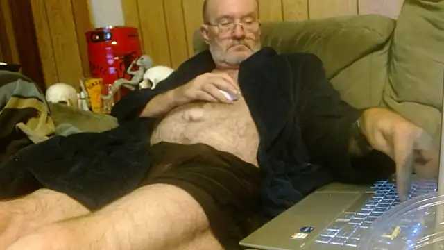 Snapshot of snickers1 chatting on October 2025 02:32:01 AM snickers1 online show from October 2025 02:32:01 AM