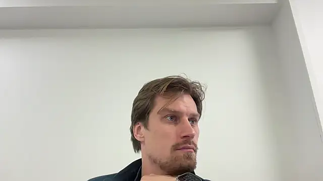 fmodel online show from February 2026 08:23:02 AM