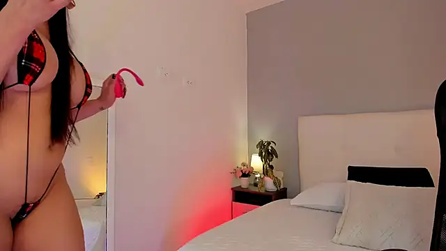 NataliaBuiles online show from October 2025 04:05:02 PM