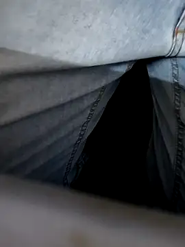 Snapshot of Leo_Big chatting on April 2026 04:30:01 PM Leo Big online show from April 2026 04:30:01 PM