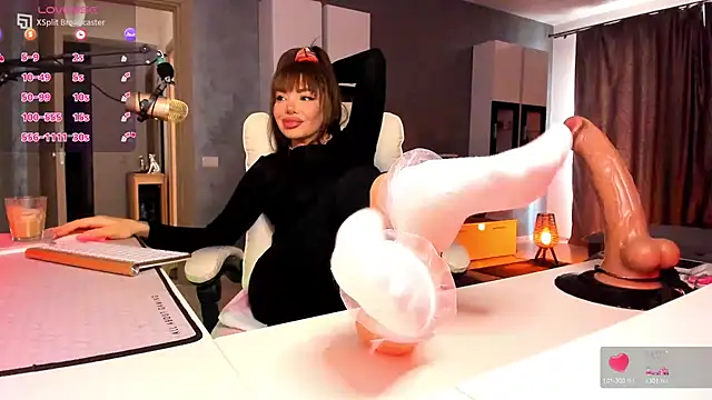 Snapshot of Miss_kay1111 chatting on April 2026 02:47:01 PM Miss kay1111 online show from April 2026 02:47:01 PM