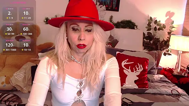 Luci evans online show from November 2025 09:25:02 PM