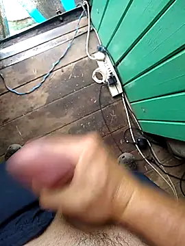 Snapshot of Alvaro2017 chatting on February 2025 01:39:01 PM Alvaro2017 online show from February 2025 01:39:01 PM