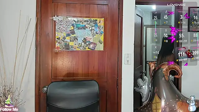 DestinyHills online show from November 2025 02:05:01 PM