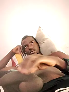 Snapshot of Jheronn28 chatting on October 2025 09:37:01 PM Jheronn28 online show from October 2025 09:37:01 PM