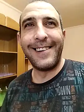 Snapshot of ZDRAVKICH chatting on April 2026 07:39:01 AM ZDRAVKICH online show from April 2026 07:39:01 AM